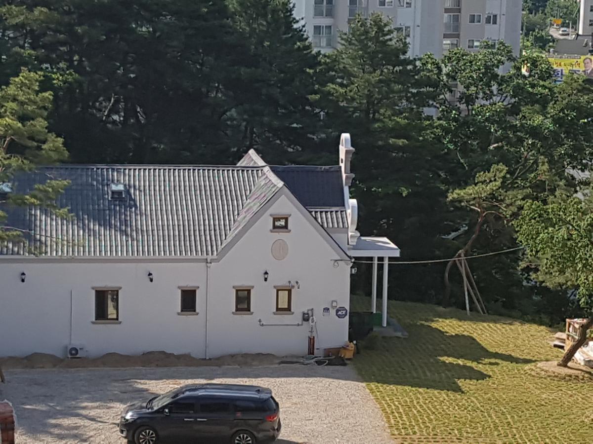 The Castle Stay Chuncheon Exterior foto