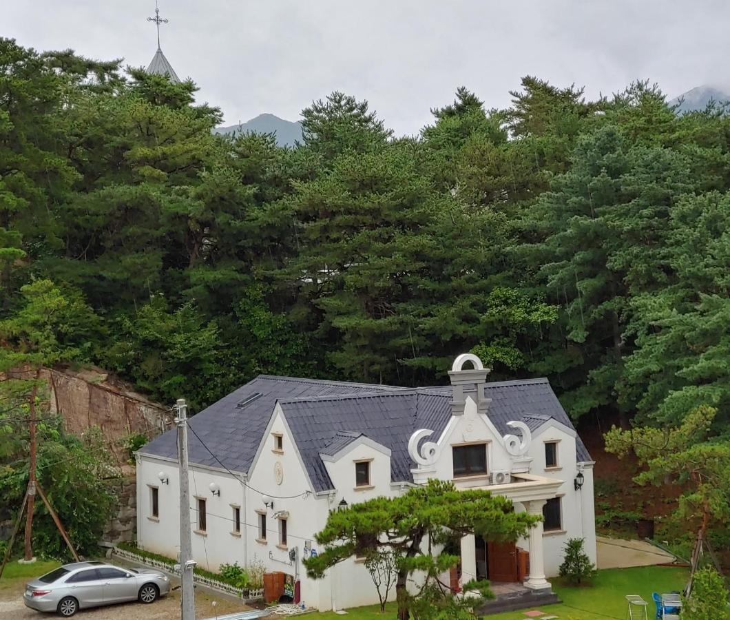The Castle Stay Chuncheon Exterior foto